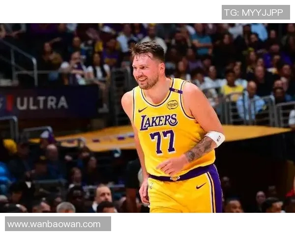 足球球星不系鞋带的背后原因及其对比赛风格的独特影响分析